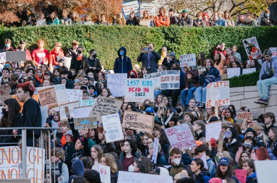 Thousands+of+students+from+the+greater+Seattle+area+gathered+at+city+hall+on+November+14th+to+protest+gun+violence.+%28Chloe+Collyer%29