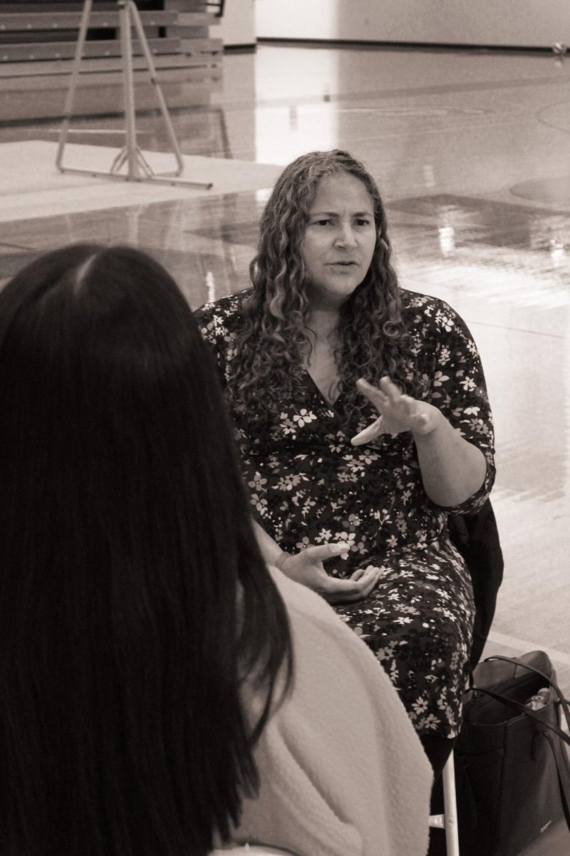 (B&W) LaurieSantos2 (Cason)